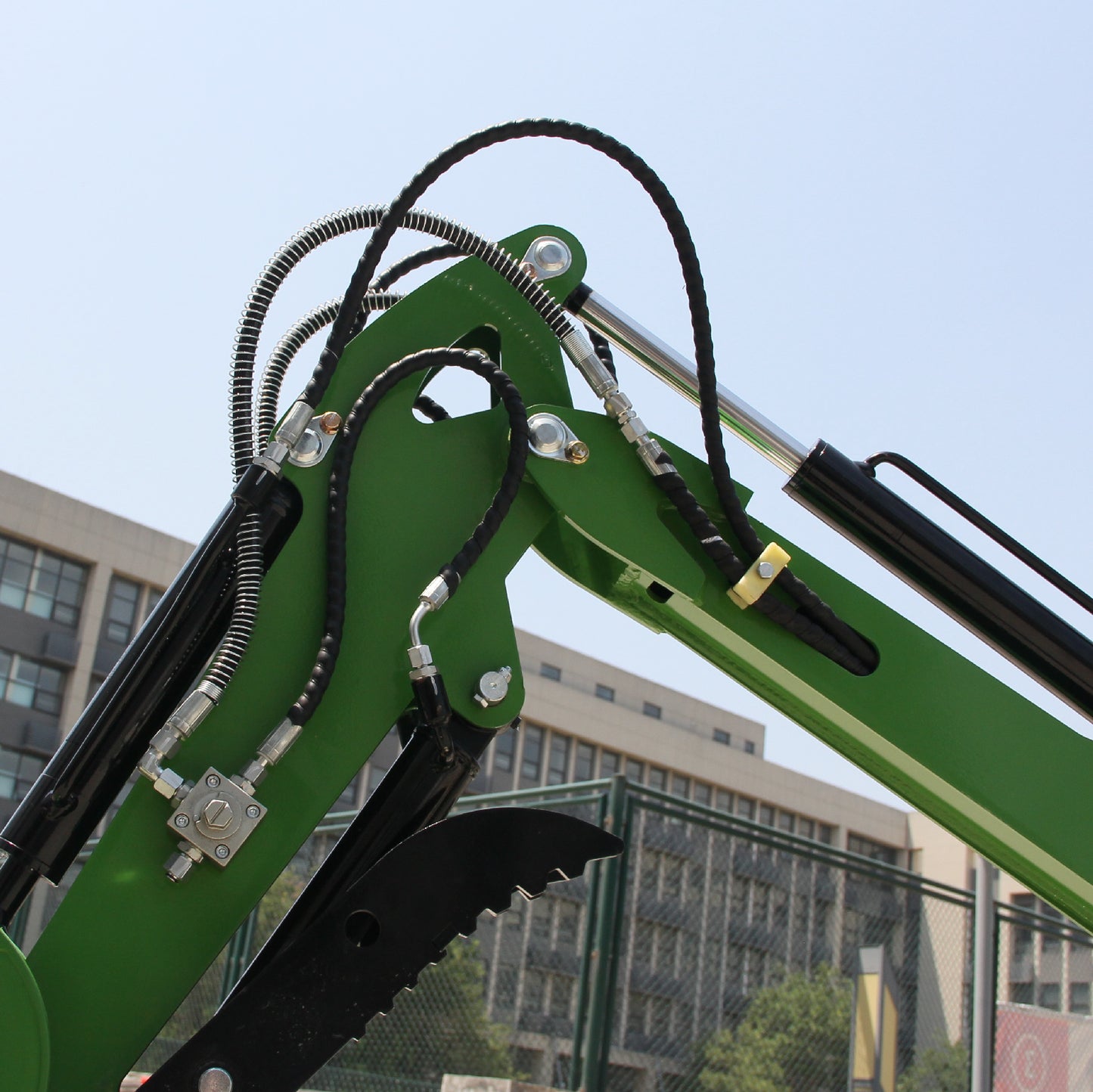 FREE SHIP Mini Excavator 1 Ton Digger 13.5hp Gas Tracked Crawler B&S EPA Engine