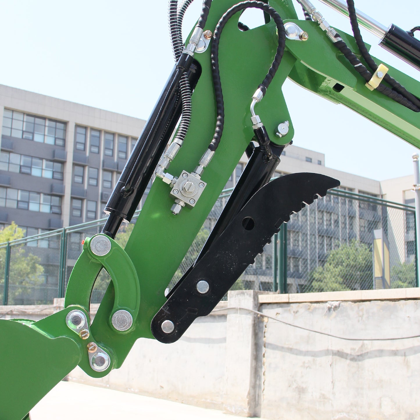 FREE SHIP Mini Excavator 1 Ton Digger 13.5hp Gas Tracked Crawler B&S EPA Engine