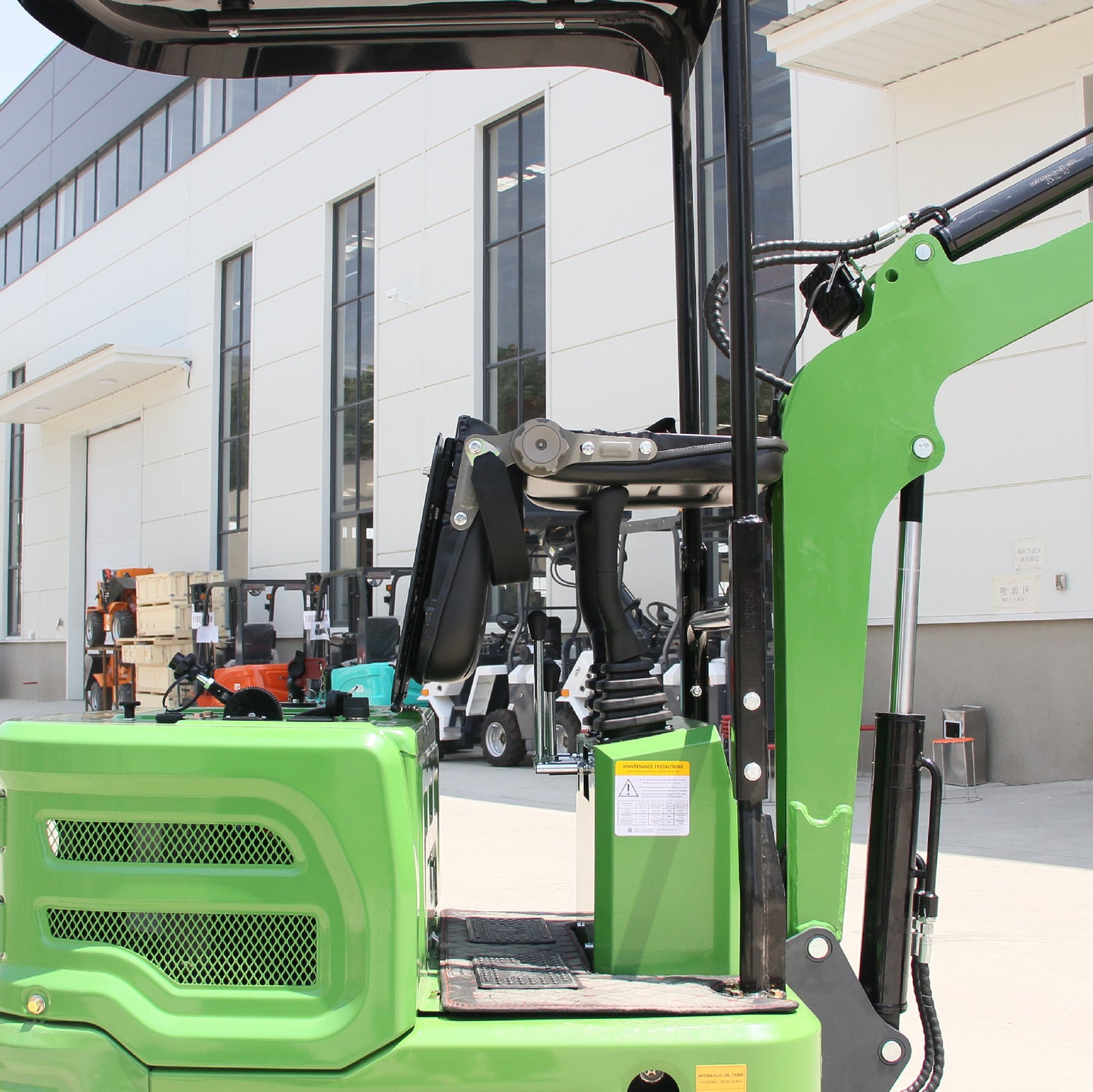 FREE SHIP Mini Excavator 1 Ton Digger 13.5hp Gas Tracked Crawler B&S EPA Engine