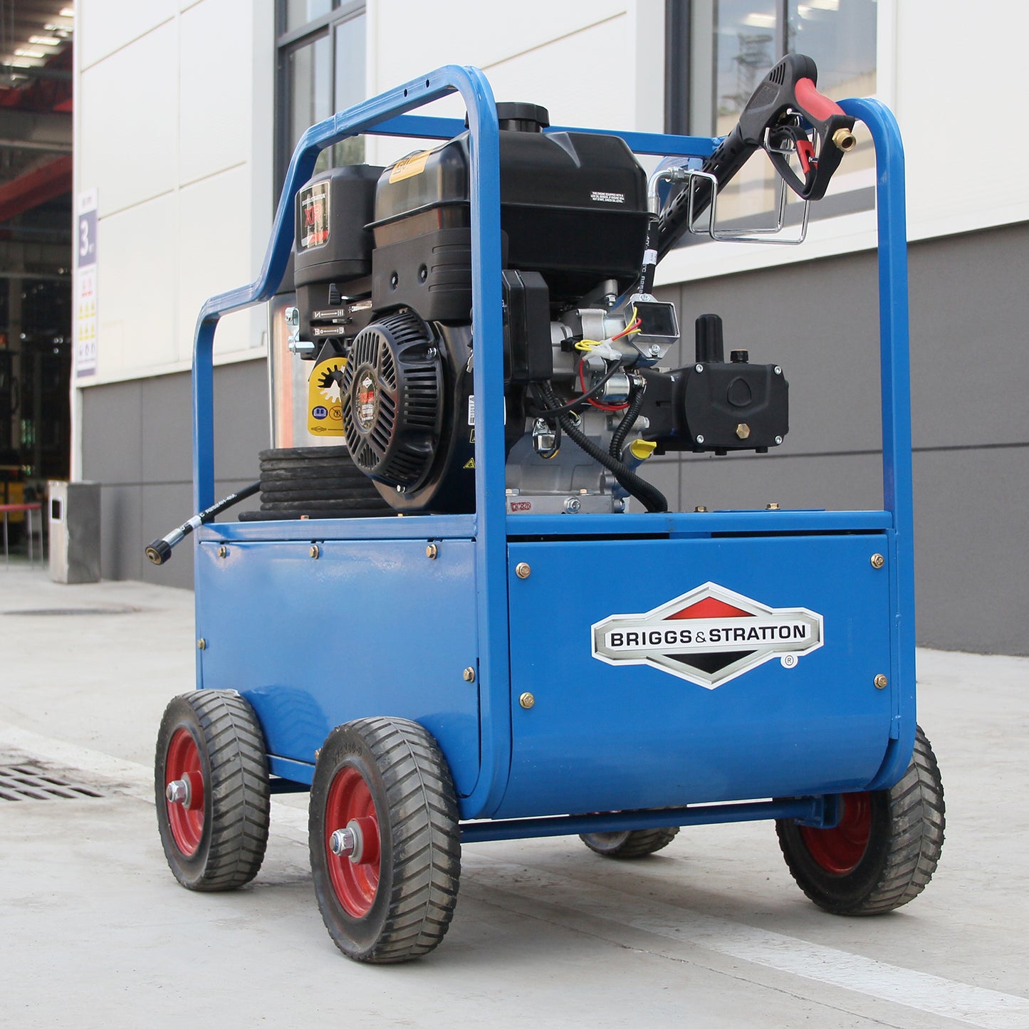 Mach pro H4000 Industrial Hot Water Pressure Washer – 4060 PSI, 212°F Diesel High-Temp Cleaner with Briggs & Stratton Engine & Italian AR Pump (BLUE)