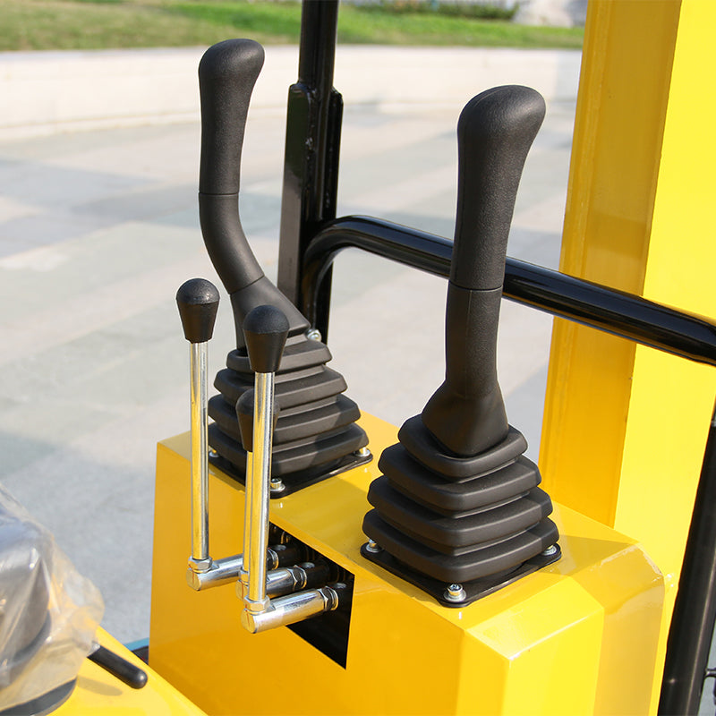 13.5HP 2000Lbs Crawler Mini Hydraulic Excavator Thumb Clamp Garden In CAN Stock