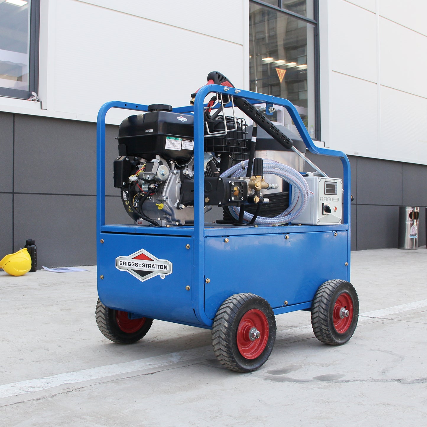 Mach pro H4000 Industrial Hot Water Pressure Washer – 4060 PSI, 212°F Diesel High-Temp Cleaner with Briggs & Stratton Engine & Italian AR Pump (BLUE)