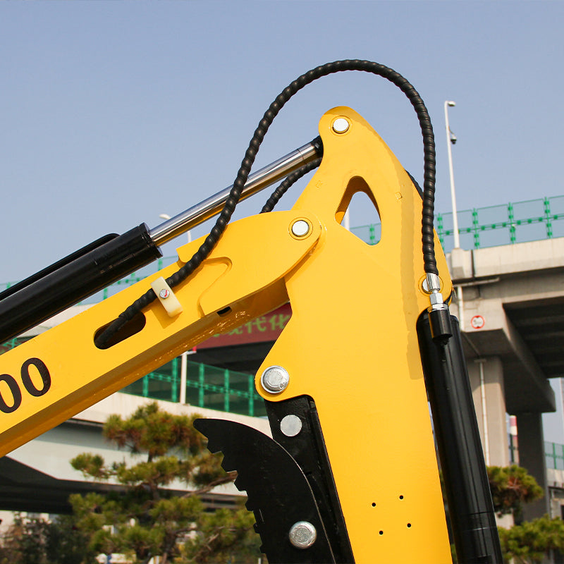 13.5HP 2000Lbs Crawler Mini Hydraulic Excavator Thumb Clamp Garden In CAN Stock