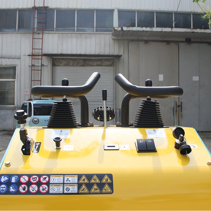 13.5HP Hydraulic Mini Skid Steer Loader Compact Guided Drive Track Gasoline